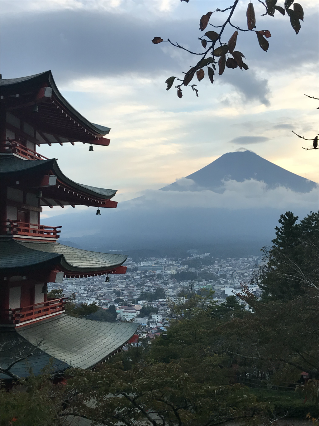 Imagem de capa: O místico Mont Fuji e as vinícolas da região de Yamanashi.
