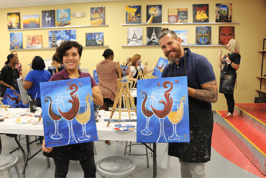 Imagem de capa: Um pouco de pintura, um pouco de vinho e muita diversão!