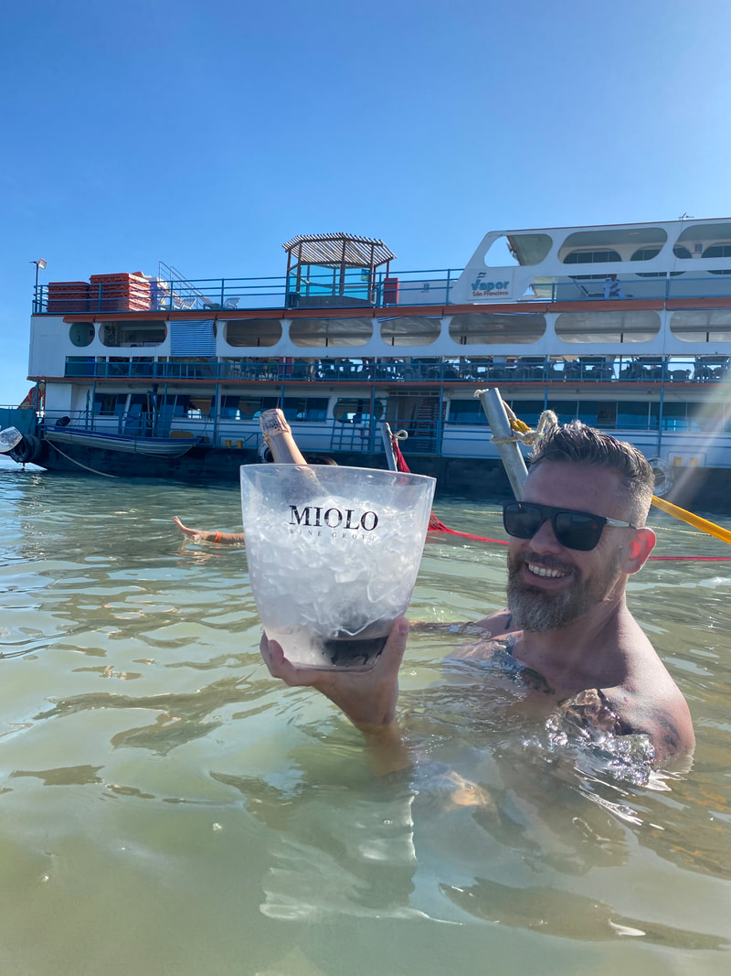 Imagem de capa: Saiu o IP VALE DO SÃO FRANCISCO! Acompanhe as novidades do mundo dos vinhos em nossa trip à Pernambuco e Bahia.
