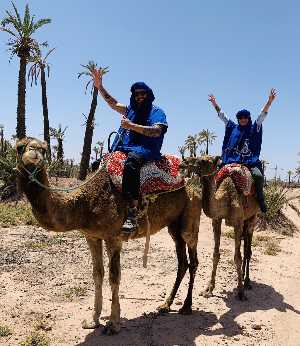 Imagem de capa: Encantadores de cobras em Marrakesh, degustação de caracóis em Cádiz e sardinha assada em Málaga, venha conosco!