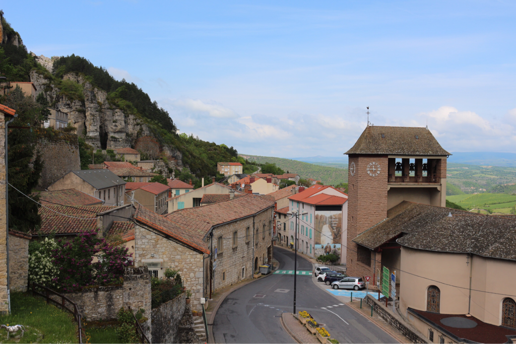 Imagem de capa: O Místico Chateauneuf du Pape e a bela região de Roquefort.
